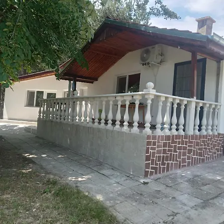 Case de vacanță мони-зона релакс